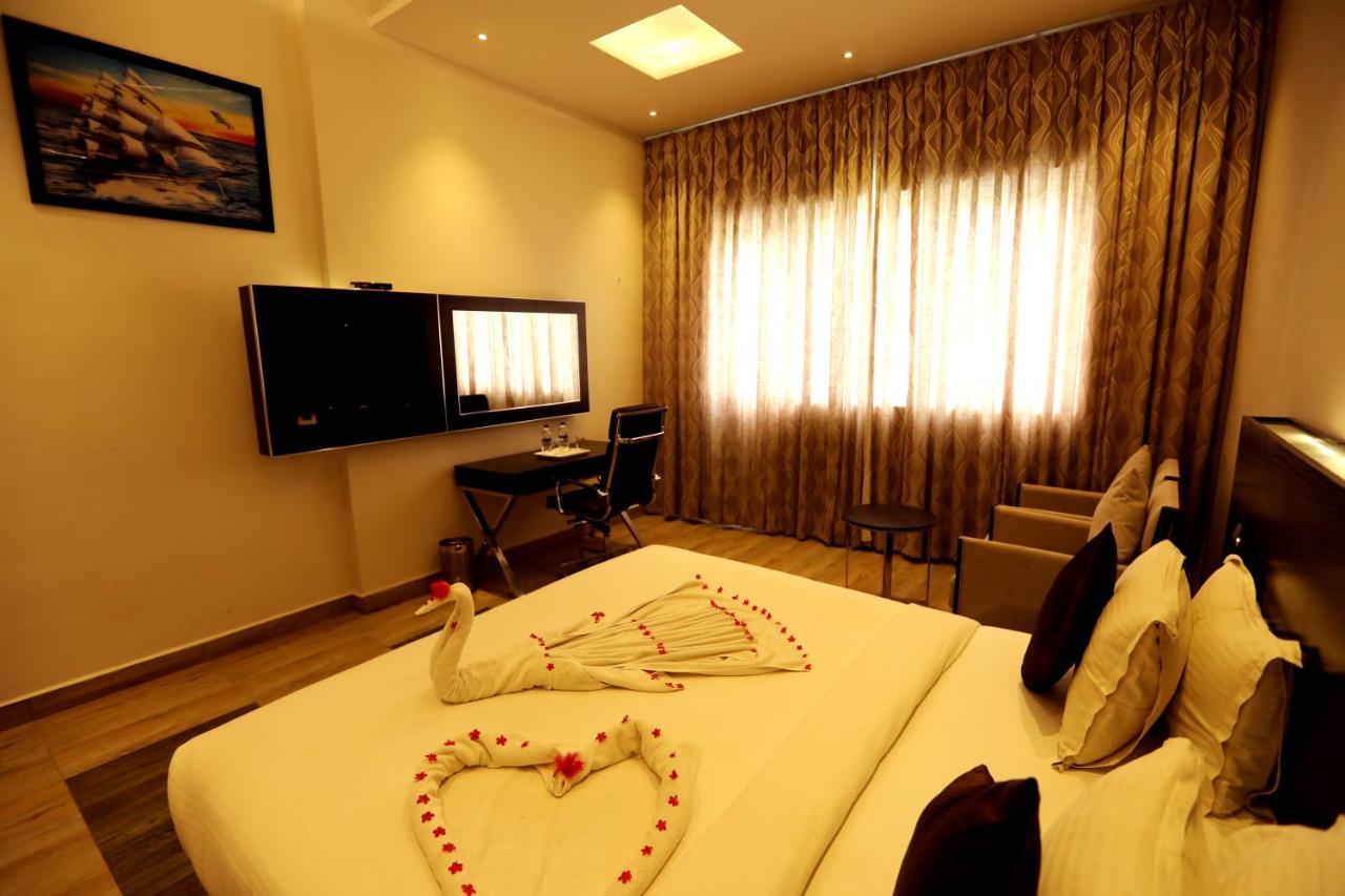 Hotel Queens Inn Velankanni Exterior photo