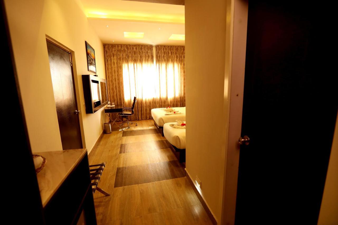 Hotel Queens Inn Velankanni Exterior photo