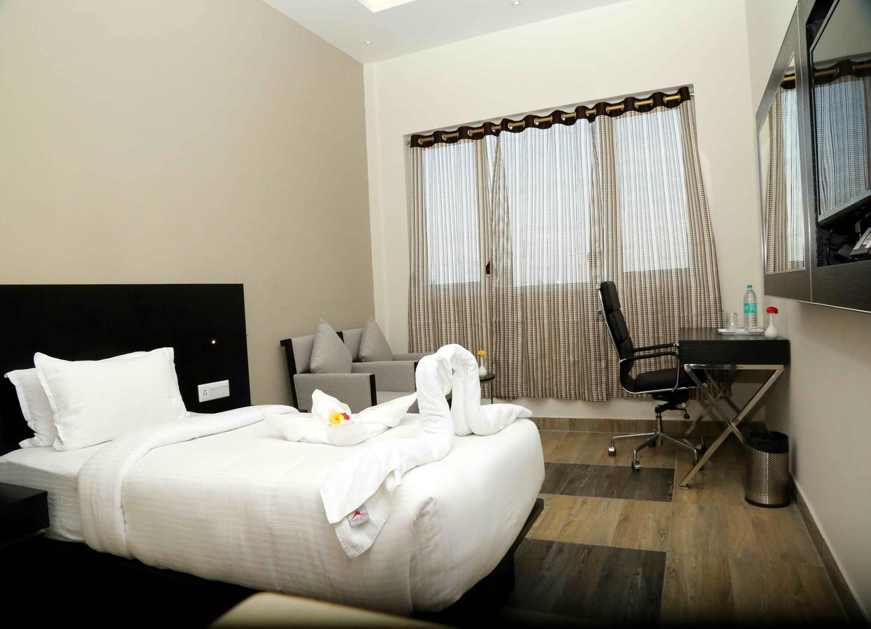 Hotel Queens Inn Velankanni Exterior photo